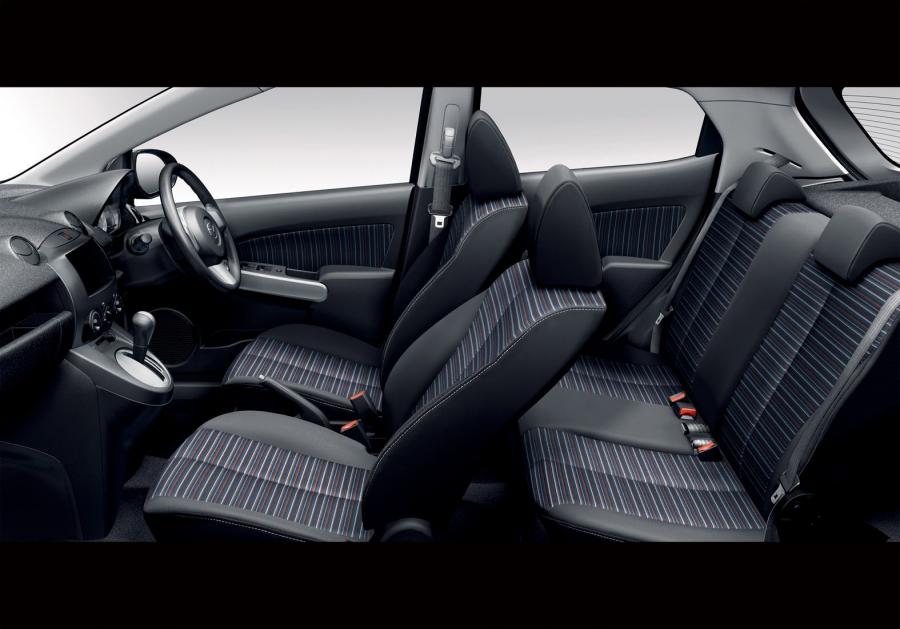  Mazda Refined Demio 2009 года  (фото 7 из 8)